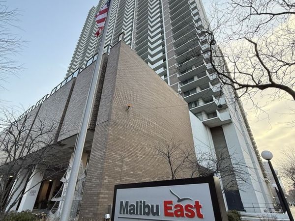 6033 N Sheridan Road, Unit 5G, Chicago, IL 60660