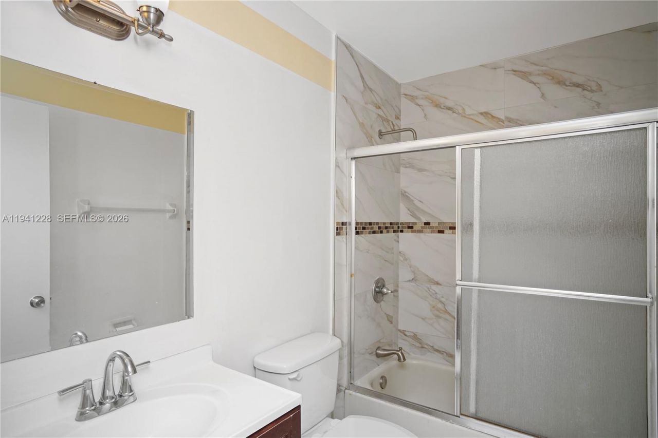 8011 NW 27th Pl, Sunrise, FL 33322 Photo