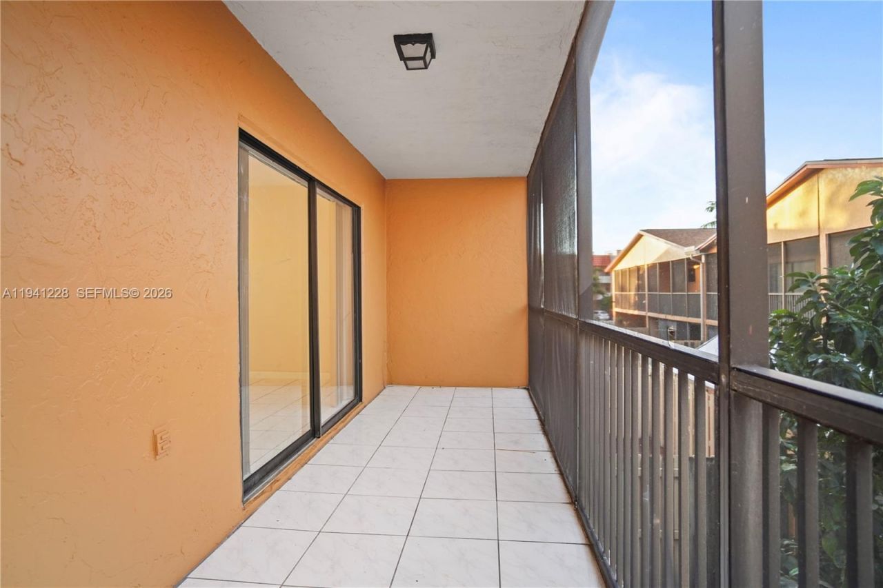 8011 NW 27th Pl, Sunrise, FL 33322 Photo