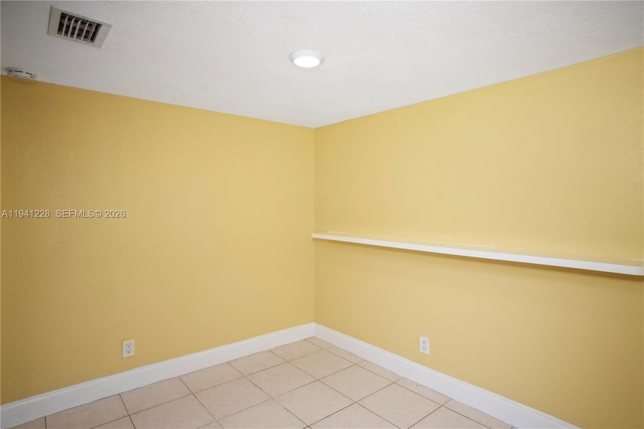 8011 NW 27th Pl, Sunrise, FL 33322 Photo