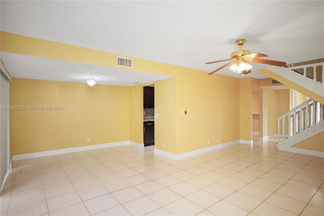 8011 NW 27th Pl, Sunrise, FL 33322 Photo