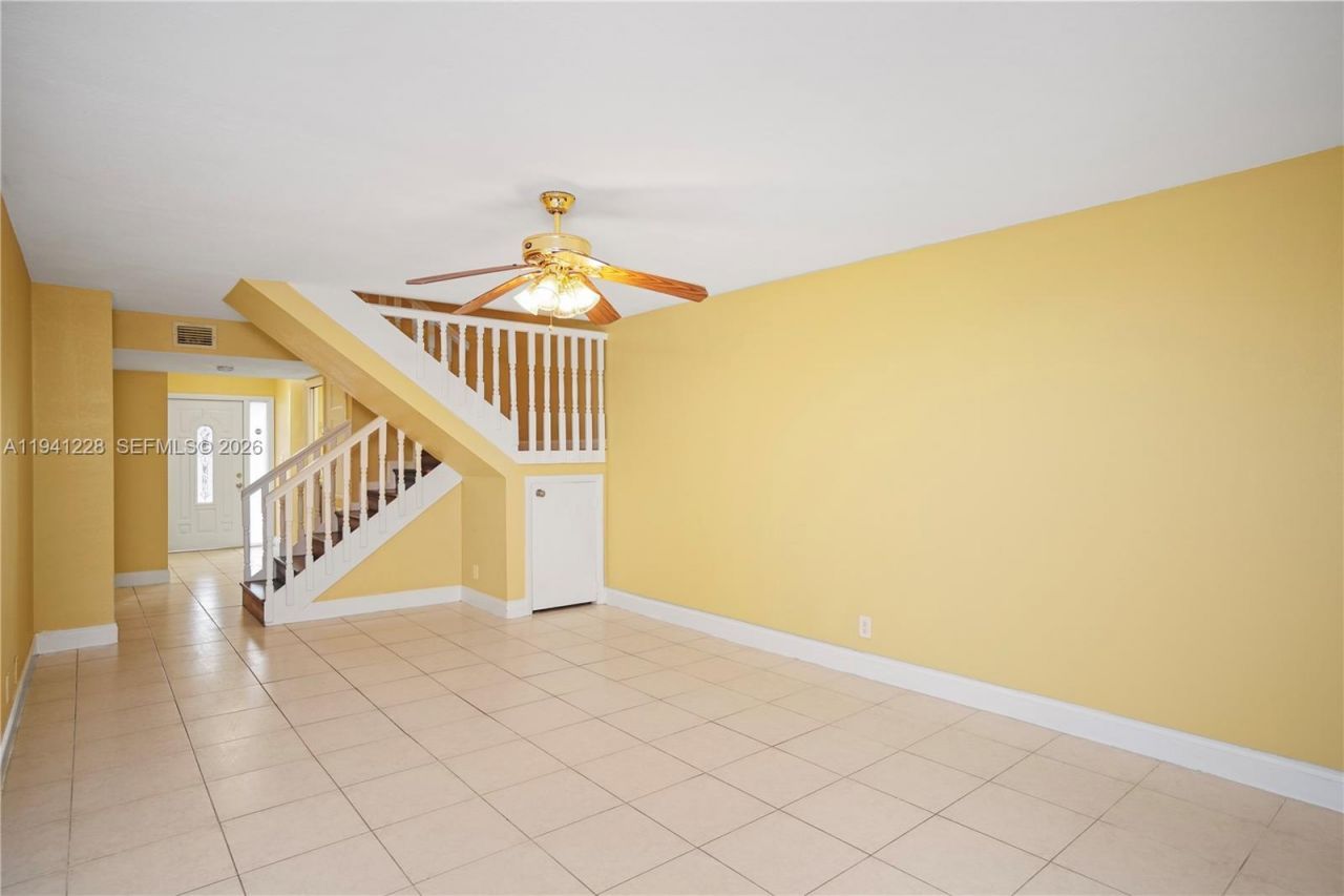 8011 NW 27th Pl, Sunrise, FL 33322 Photo