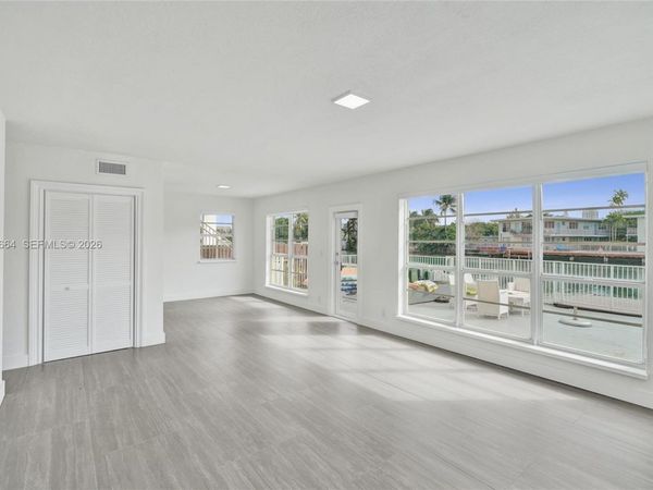 350 S Shore Dr, Unit 5, Miami Beach, FL 33141