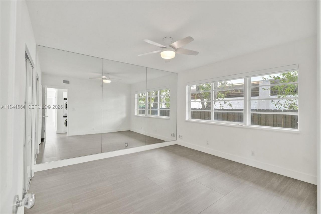 350 S Shore Dr, Unit 5, Miami Beach, FL 33141 Photo