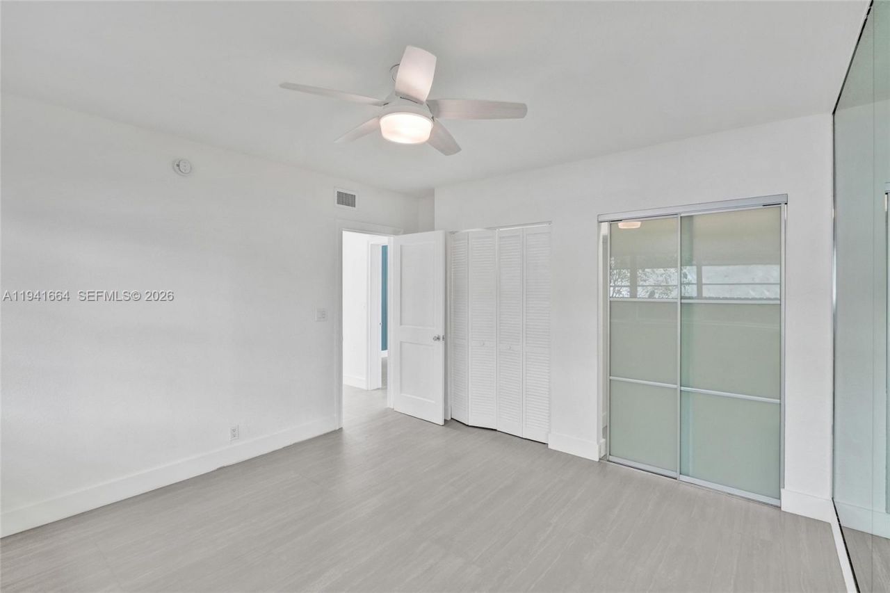 350 S Shore Dr, Unit 5, Miami Beach, FL 33141 Photo