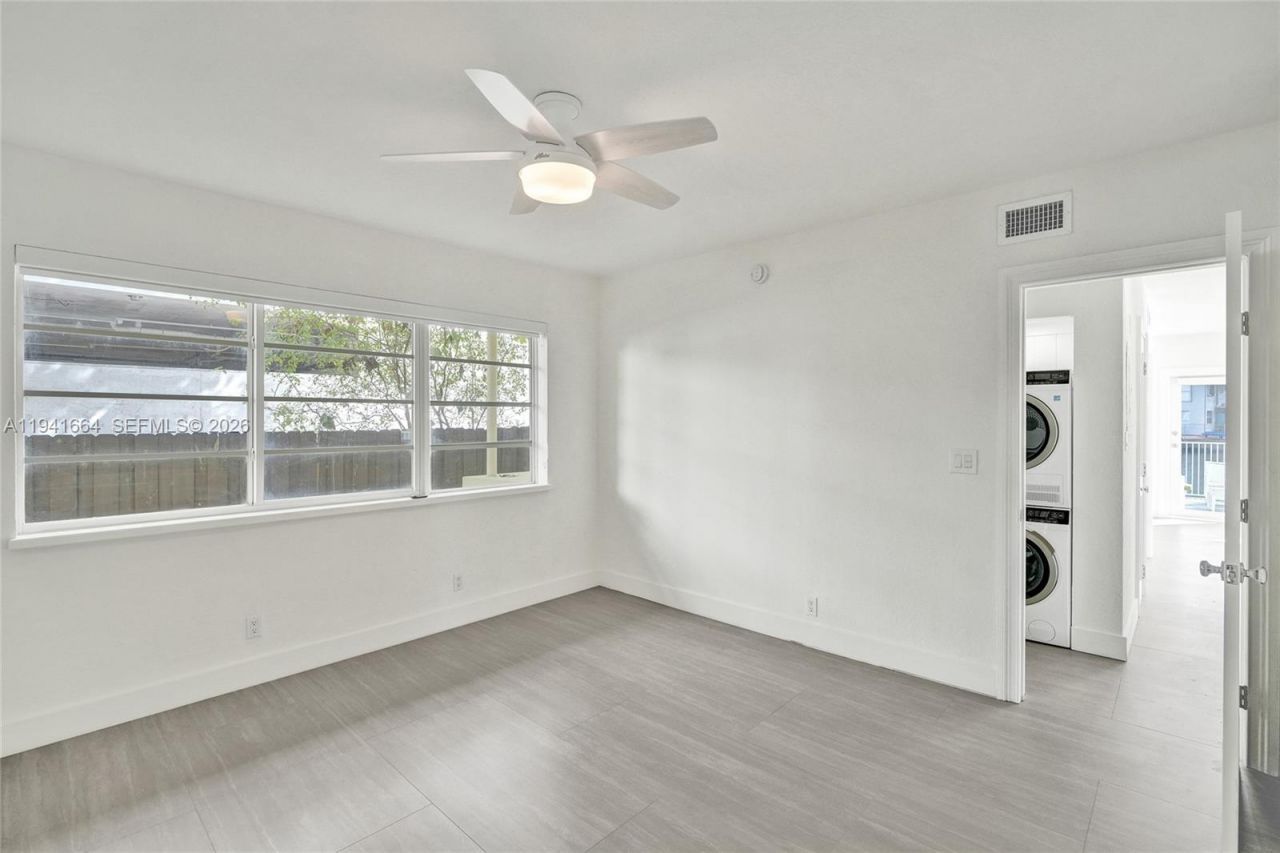 350 S Shore Dr, Unit 5, Miami Beach, FL 33141 Photo