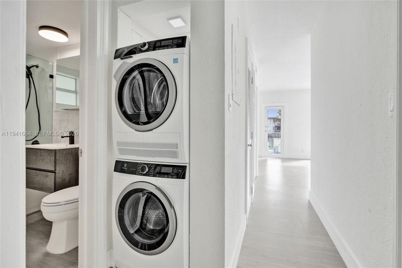 350 S Shore Dr, Unit 5, Miami Beach, FL 33141 Photo