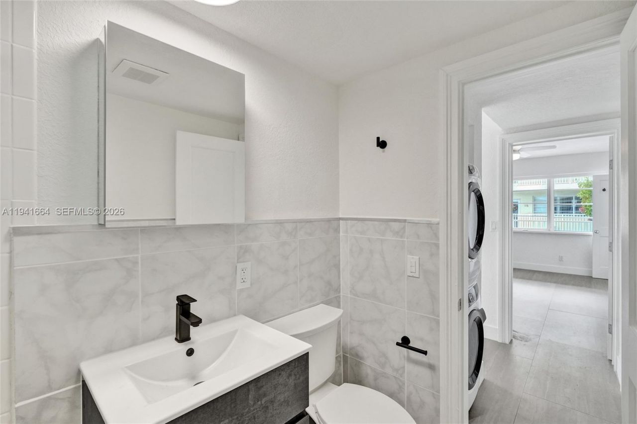 350 S Shore Dr, Unit 5, Miami Beach, FL 33141 Photo