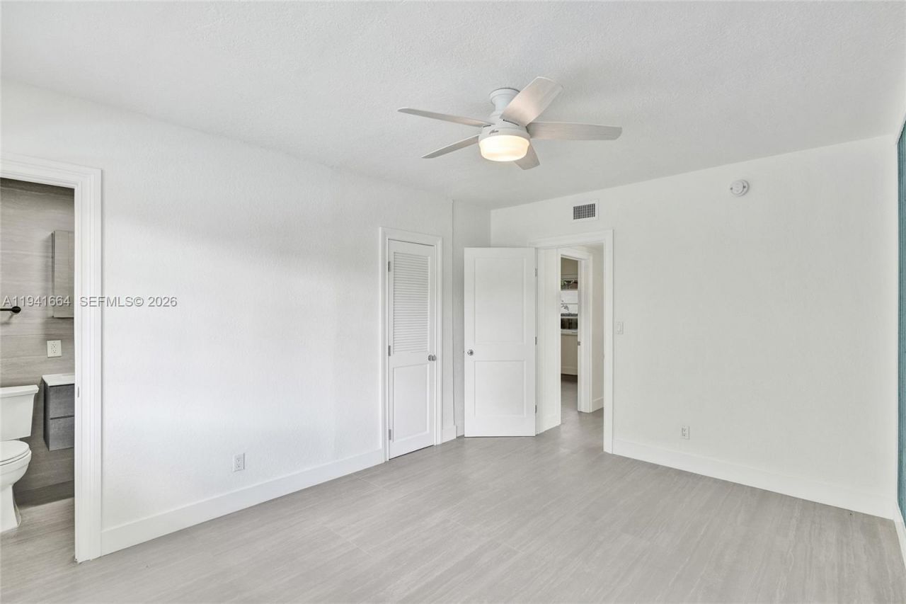 350 S Shore Dr, Unit 5, Miami Beach, FL 33141 Photo