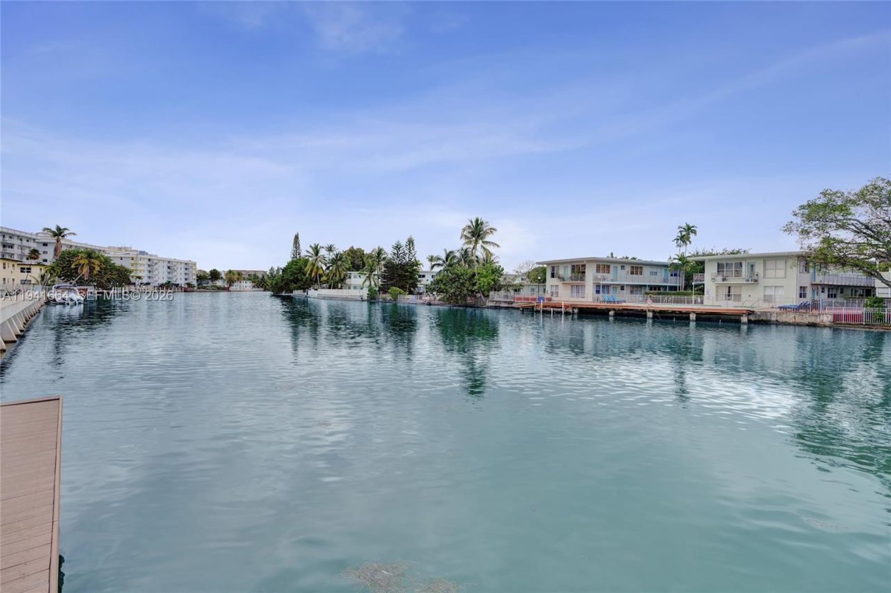 350 S Shore Dr, Unit 5, Miami Beach, FL 33141 Photo