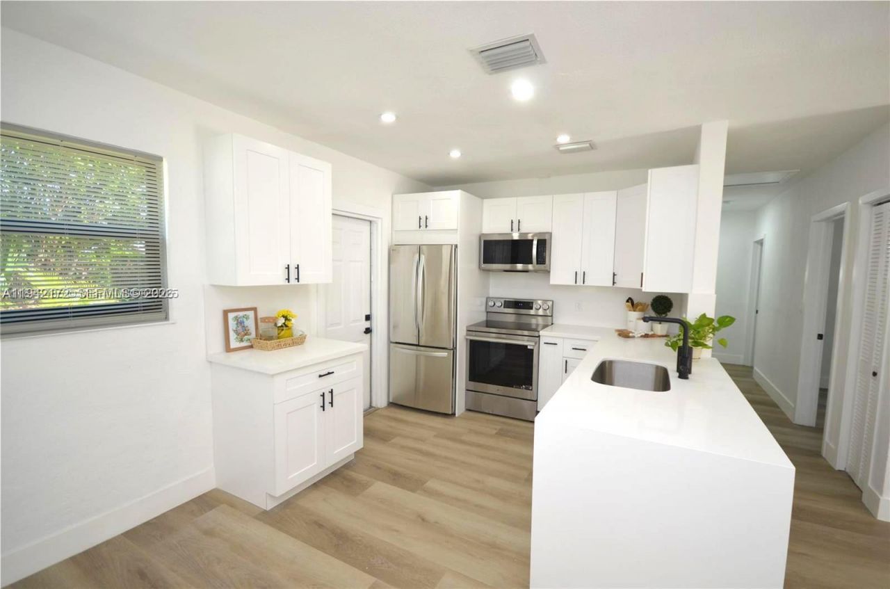 1613 NW 12th St, Fort Lauderdale, FL 33311 Photo