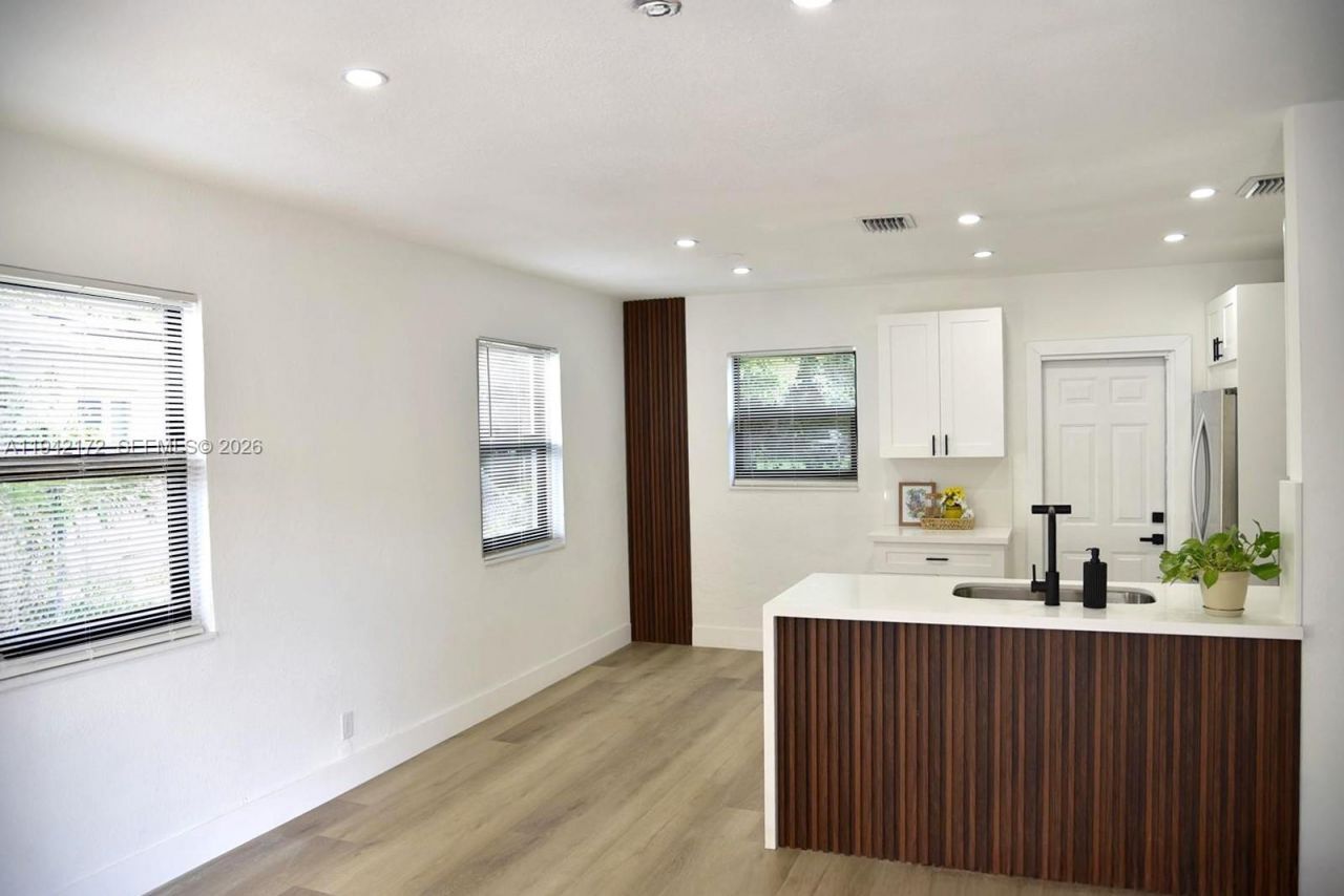 1613 NW 12th St, Fort Lauderdale, FL 33311 Photo