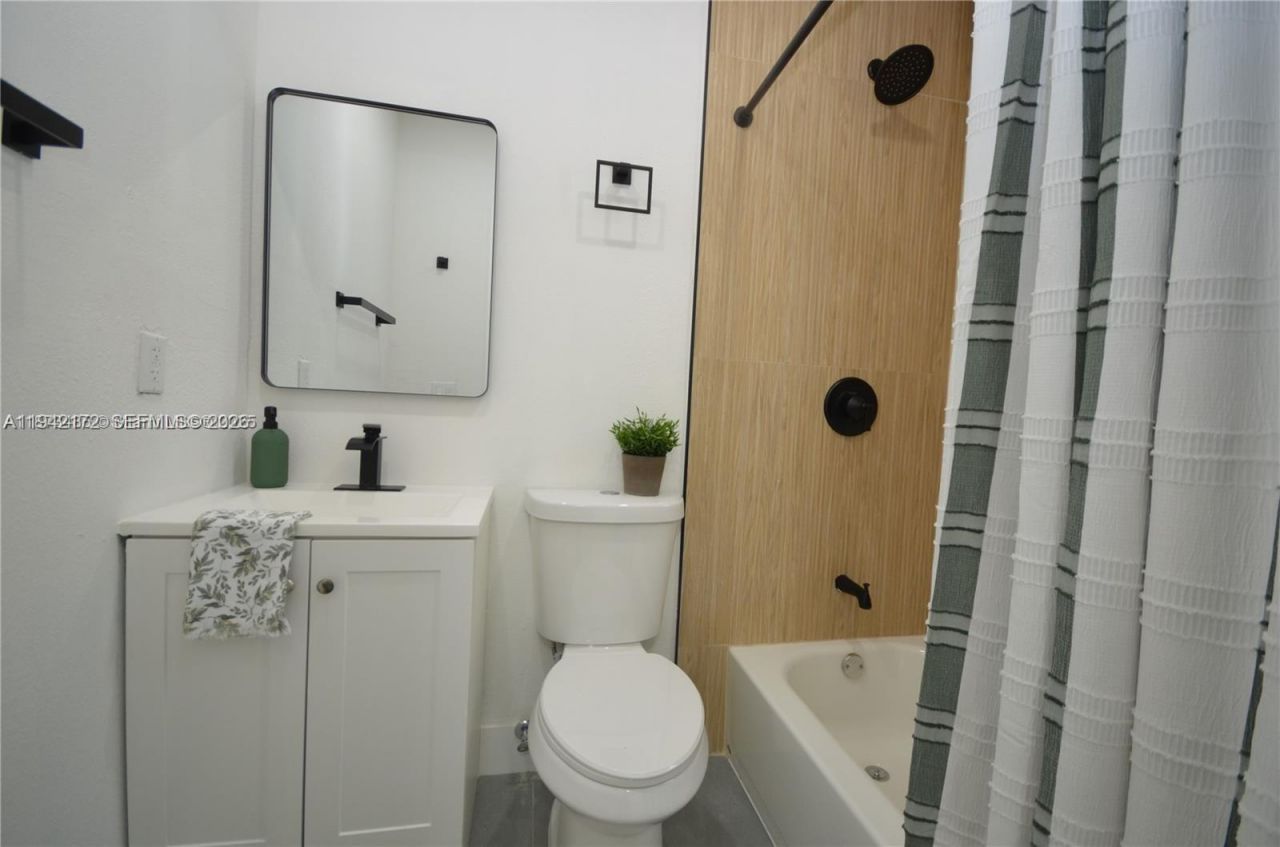 1613 NW 12th St, Fort Lauderdale, FL 33311 Photo