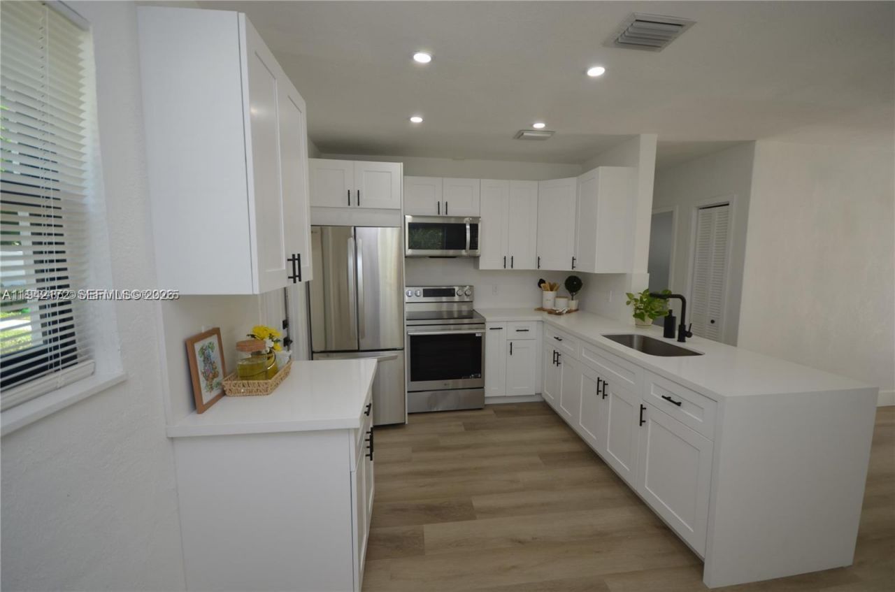 1613 NW 12th St, Fort Lauderdale, FL 33311 Photo