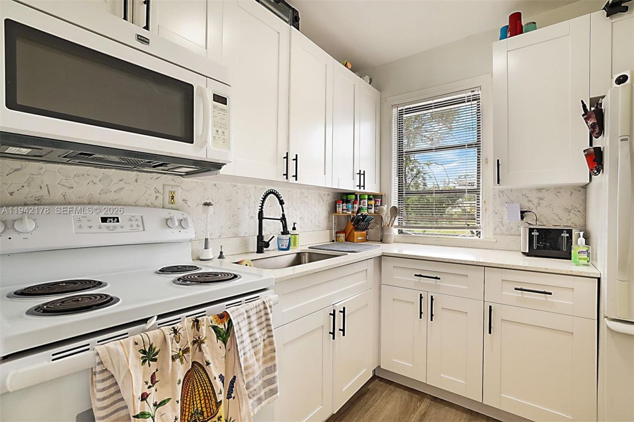 3021 Avenue J, Riviera Beach, FL 33404 Photo