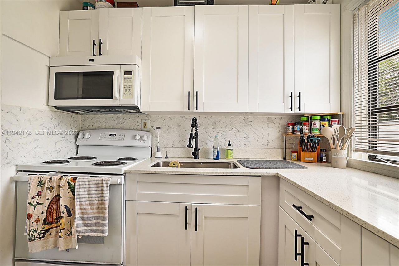 3021 Avenue J, Riviera Beach, FL 33404 Photo