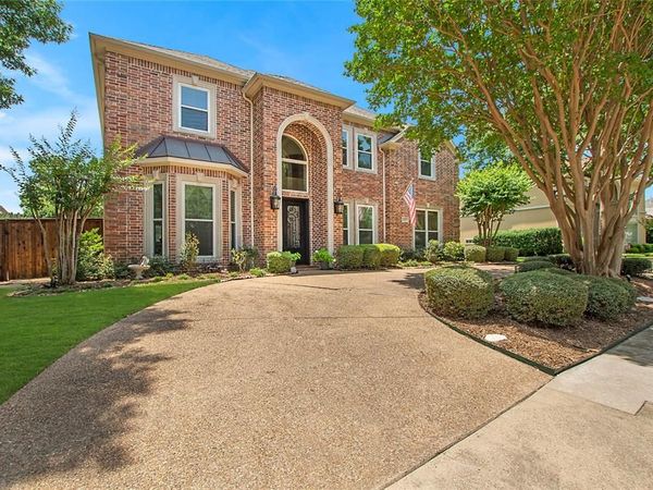 2327 Clearspring Drive N, Irving, TX 75063