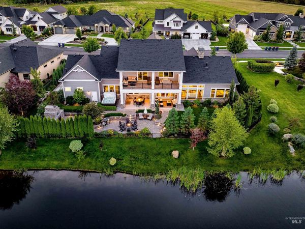 900 S Brentbrook Ln, Eagle, ID 83616