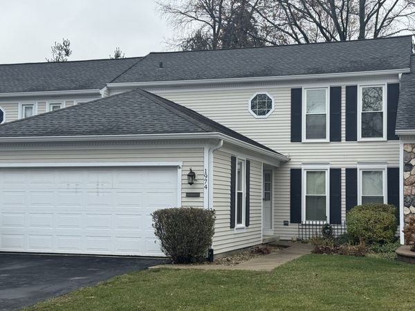 1974 Wexford Circle, Unit 123, Wheaton, IL 60189