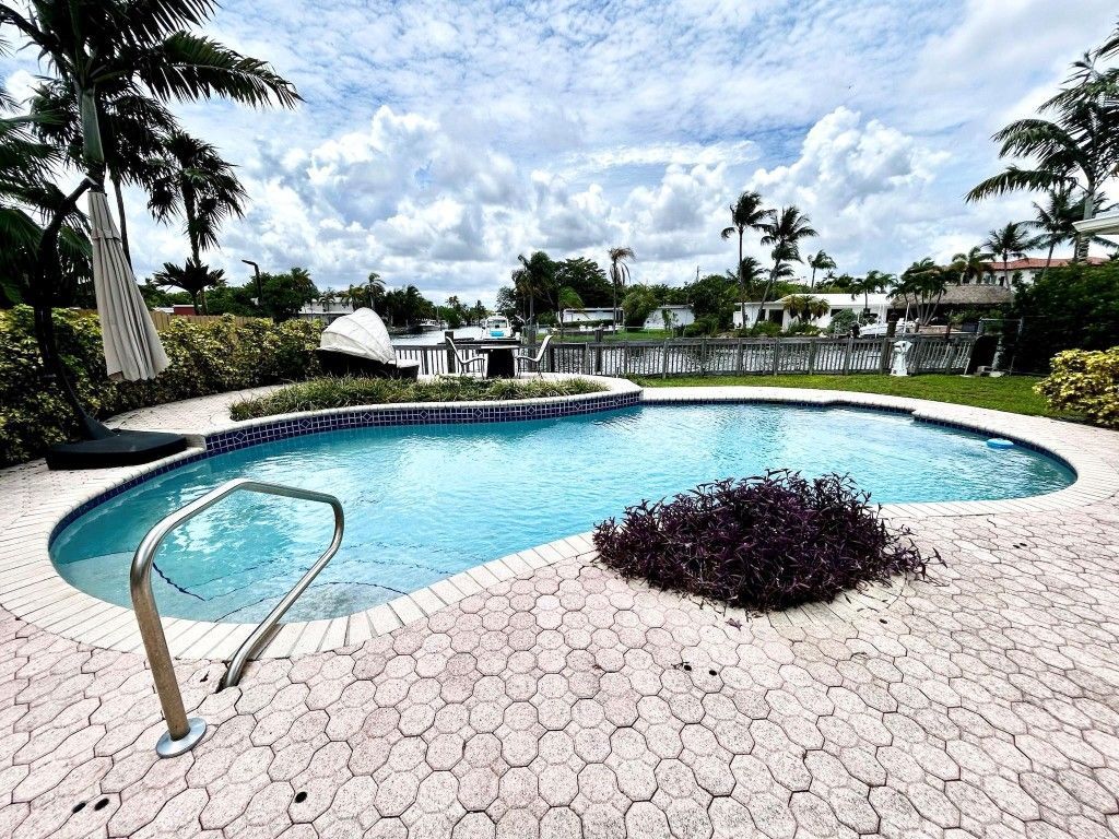 12900 N Bayshore Dr, North Miami, FL 33181 Photo