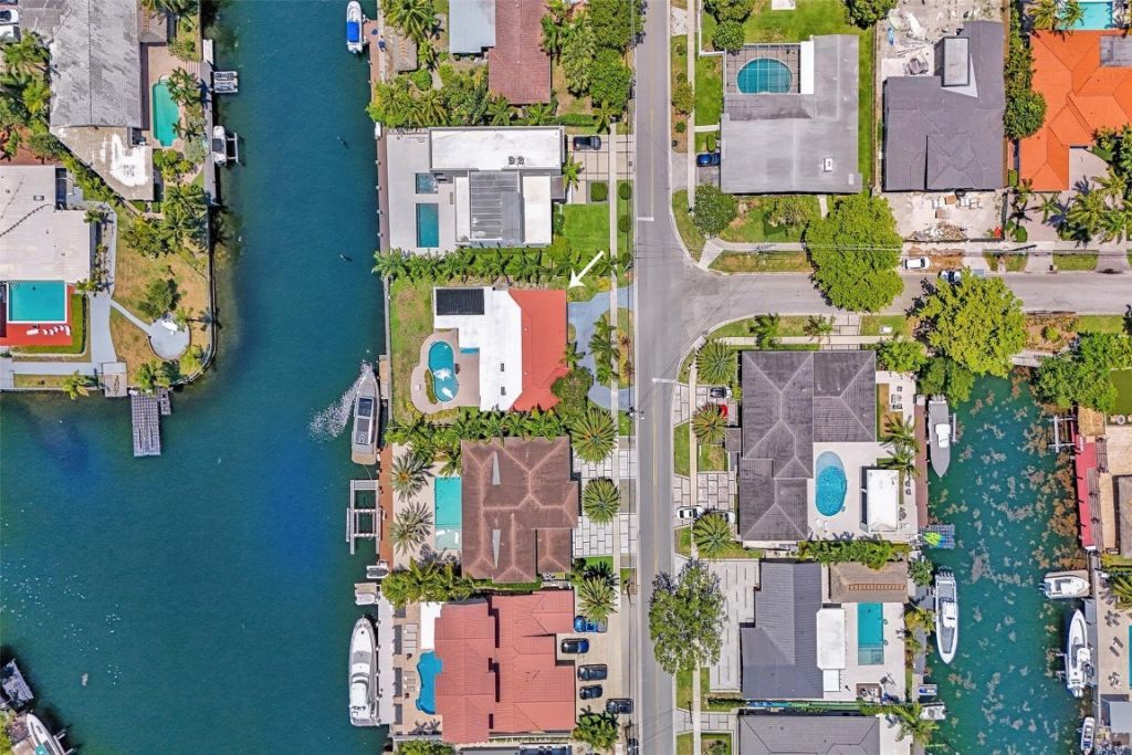 12900 N Bayshore Dr, North Miami, FL 33181 Photo