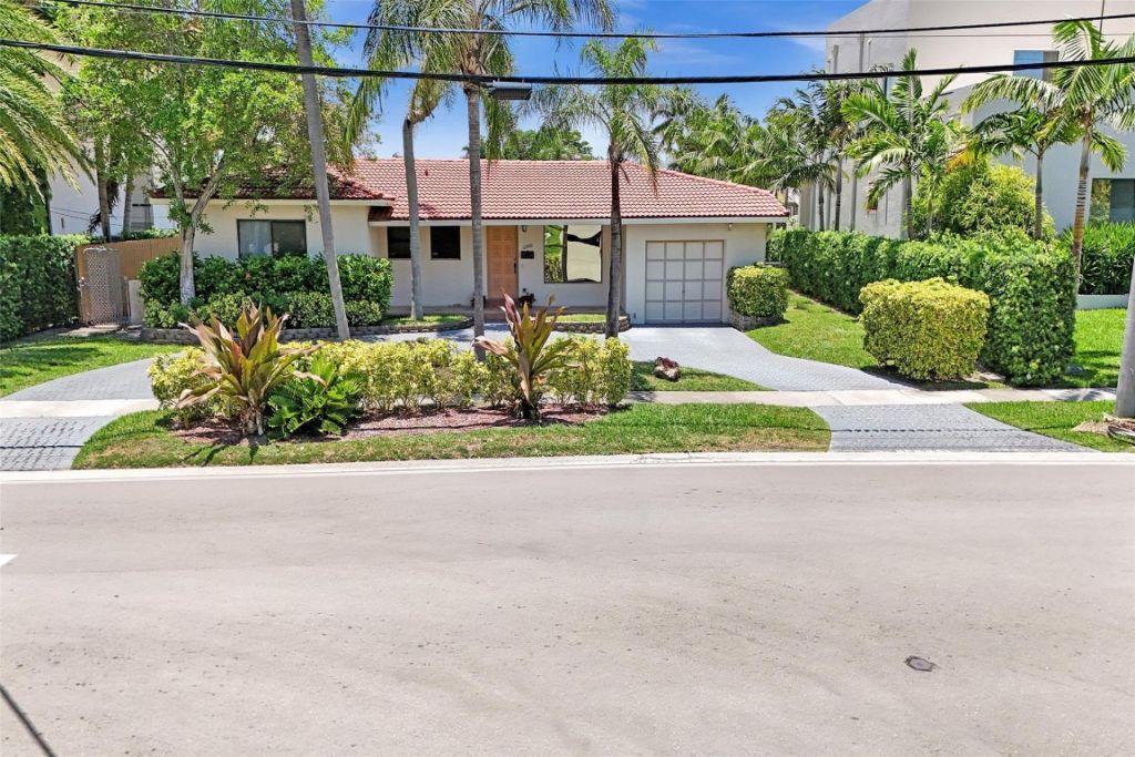 12900 N Bayshore Dr, North Miami, FL 33181 Photo