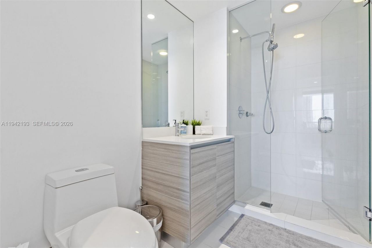 121 NE 34th St, Unit 1008, Miami, FL 33137 Photo