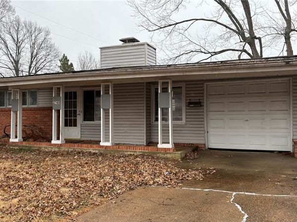 2740 Holiday Hill Drive, St Louis, MO 63033
