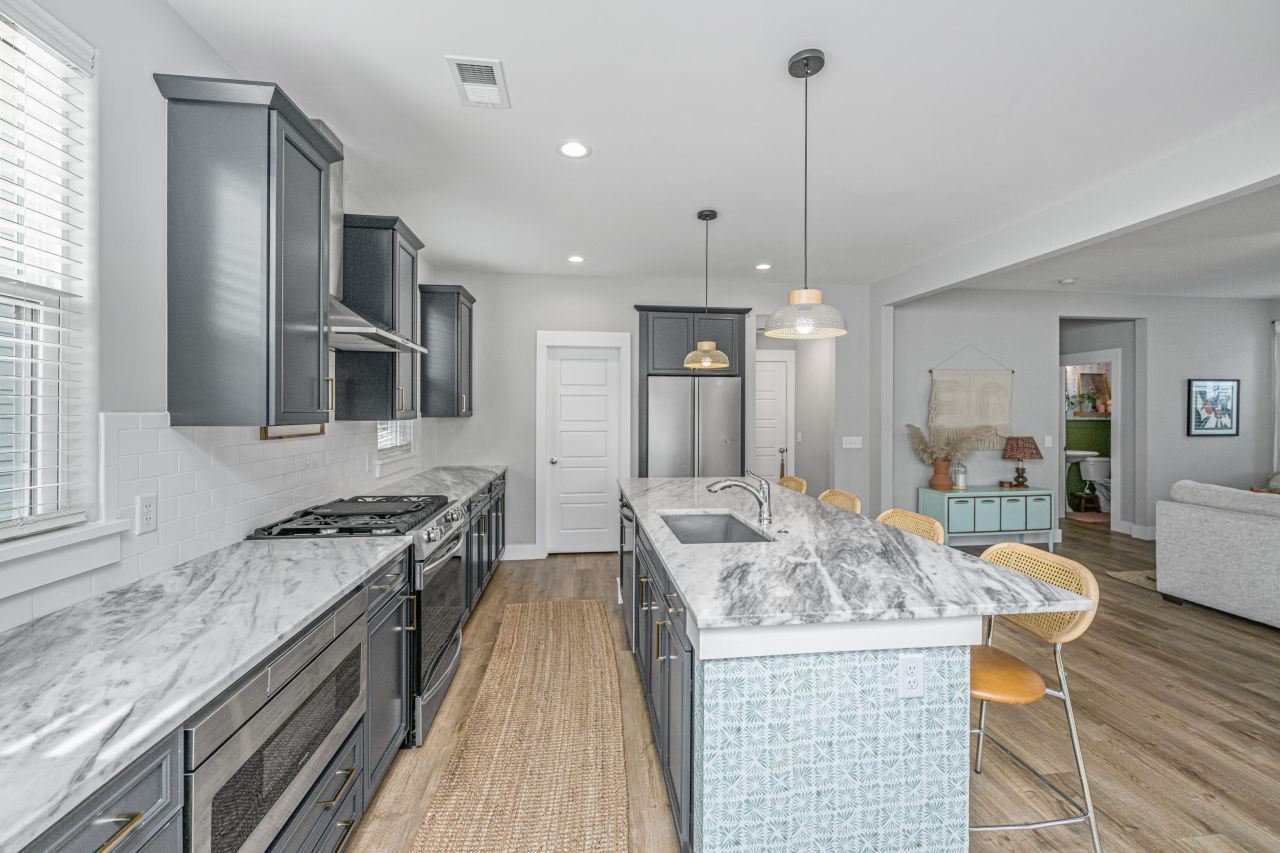 106 True Blue Loop Photo 10