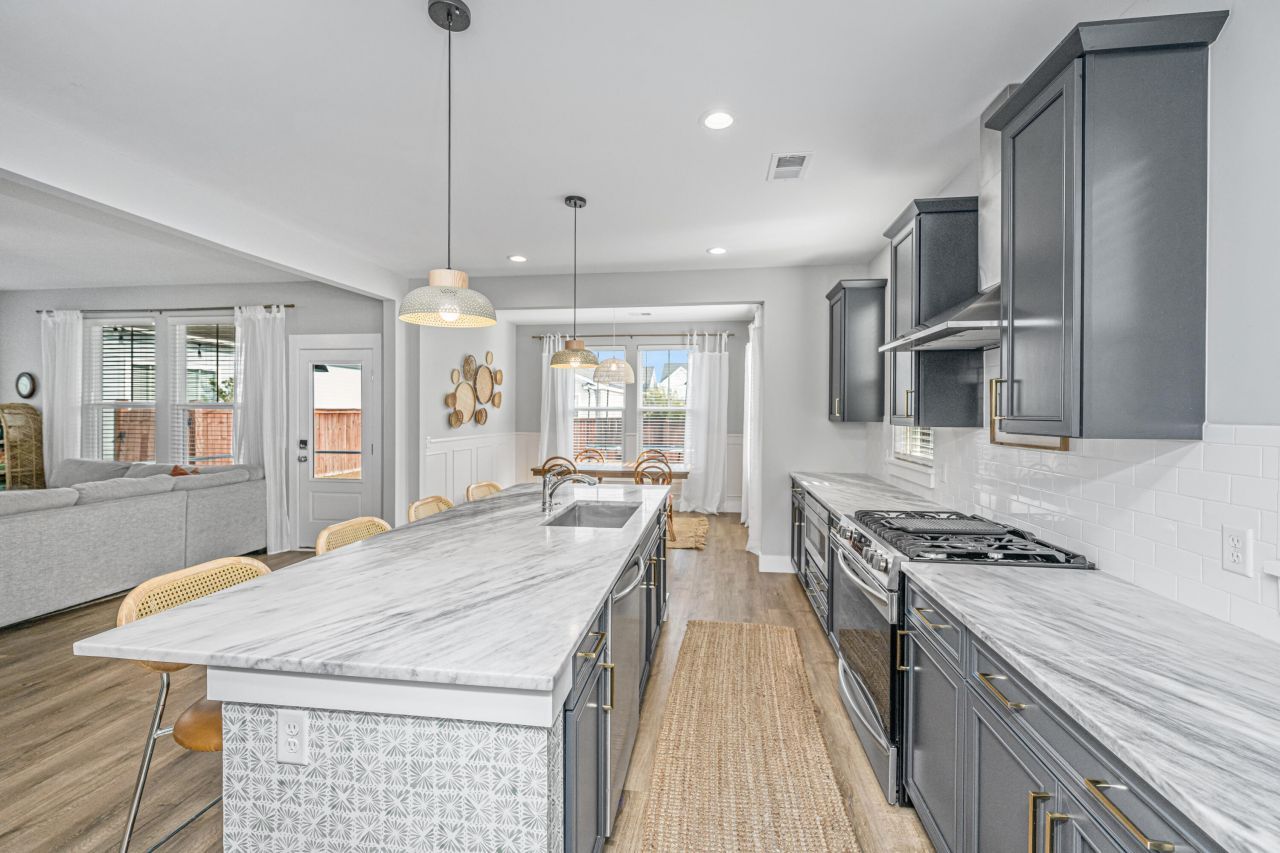 106 True Blue Loop Photo 12