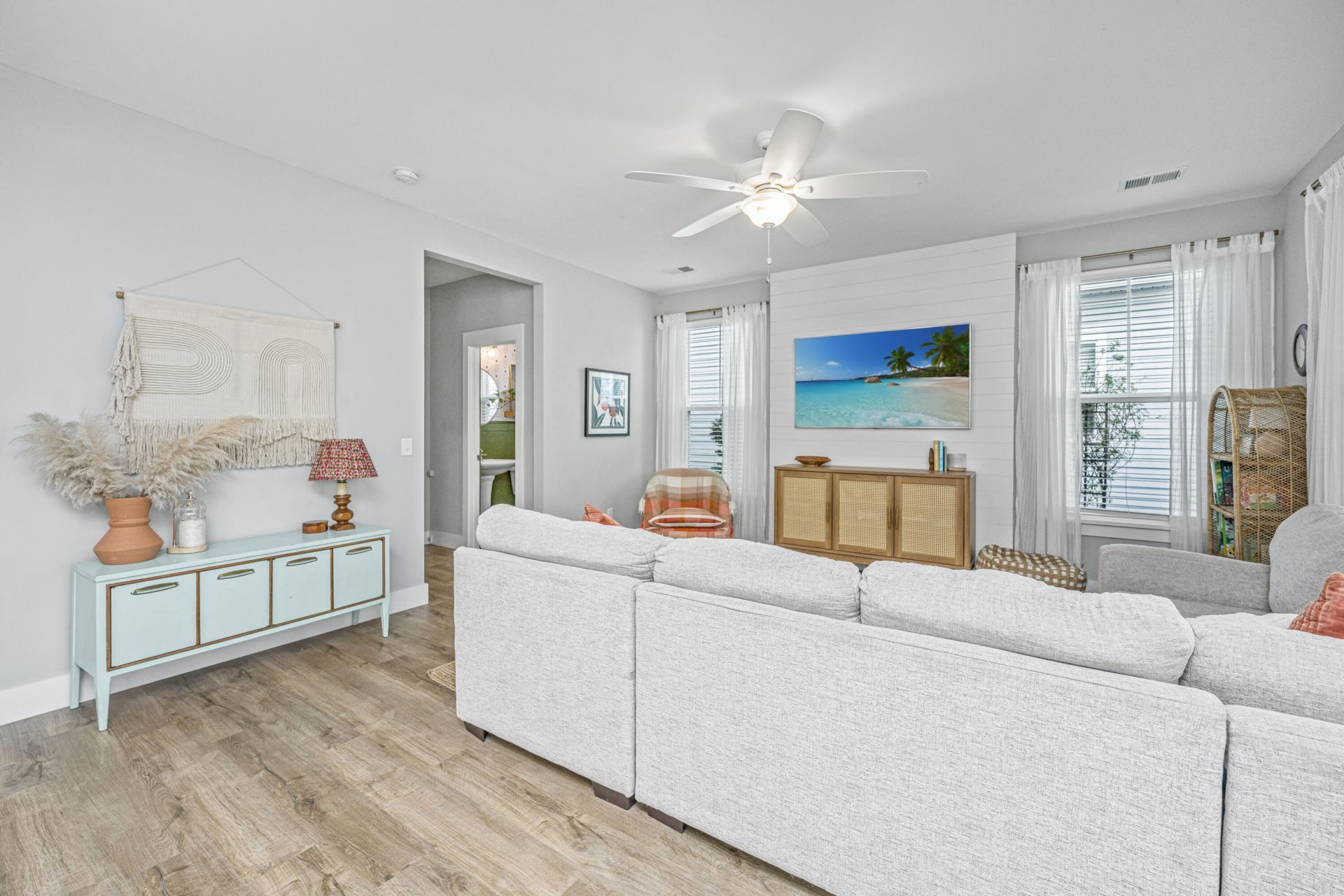 106 True Blue Loop Photo 13