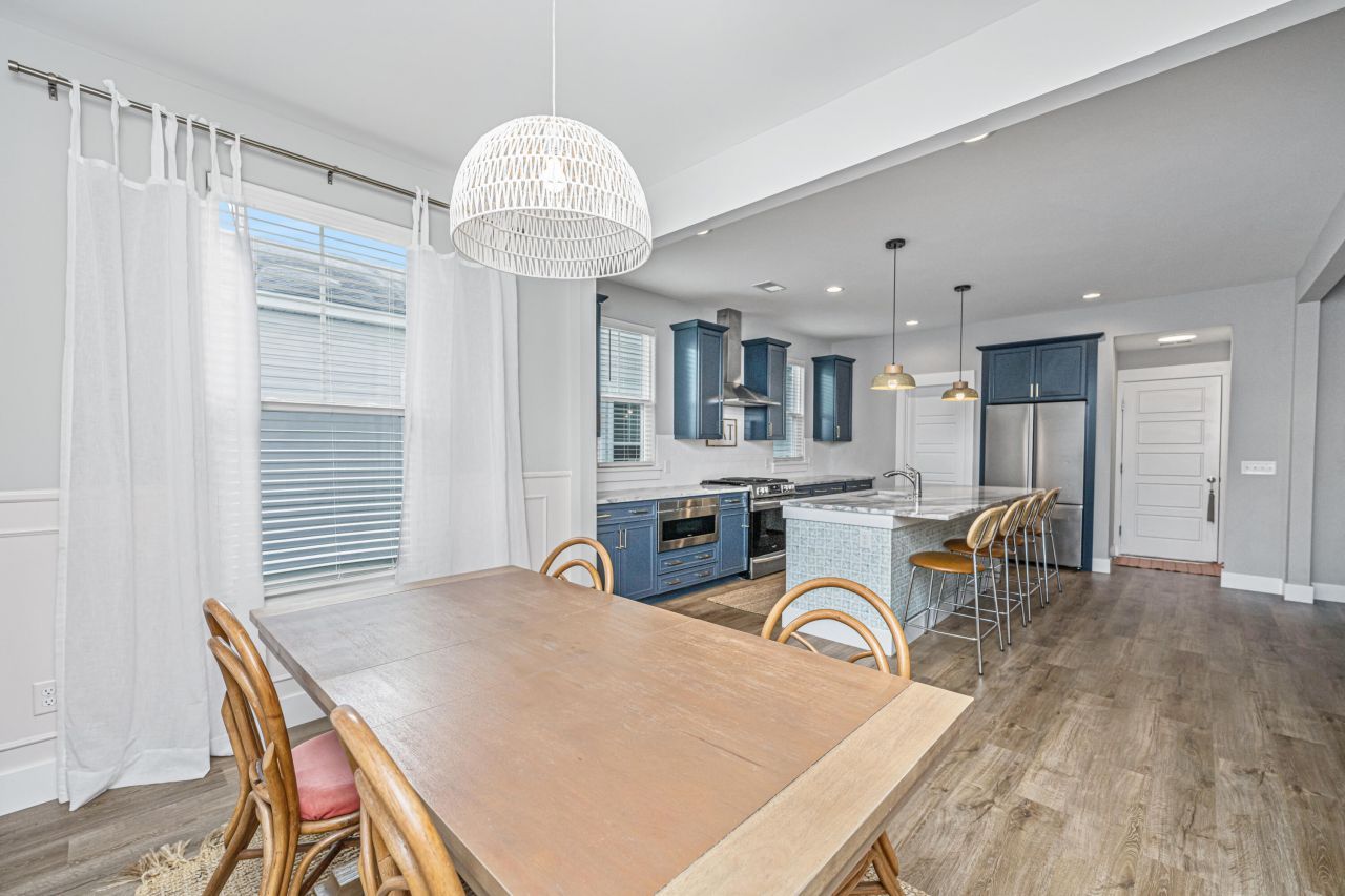 106 True Blue Loop Photo 15