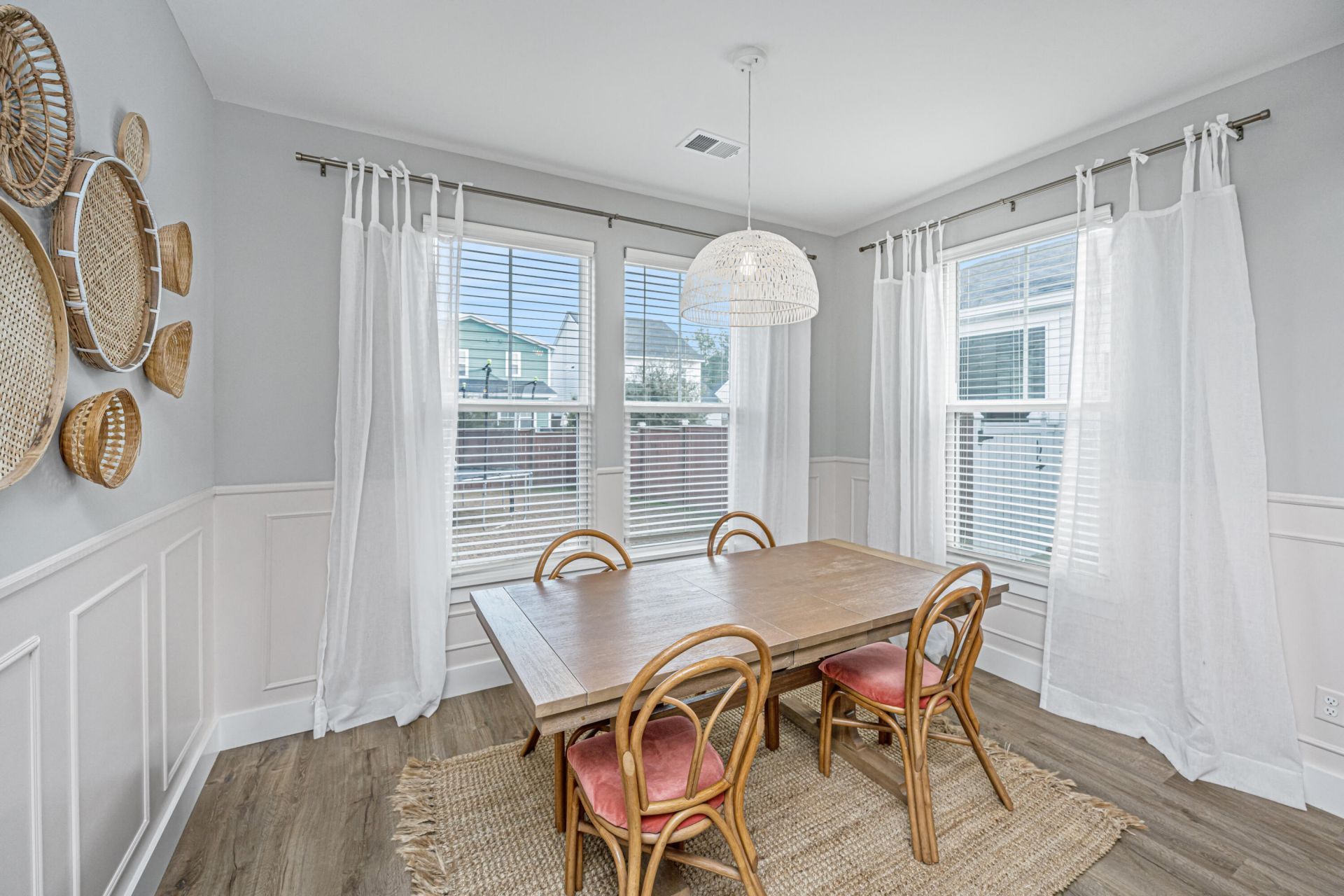 106 True Blue Loop Photo 16