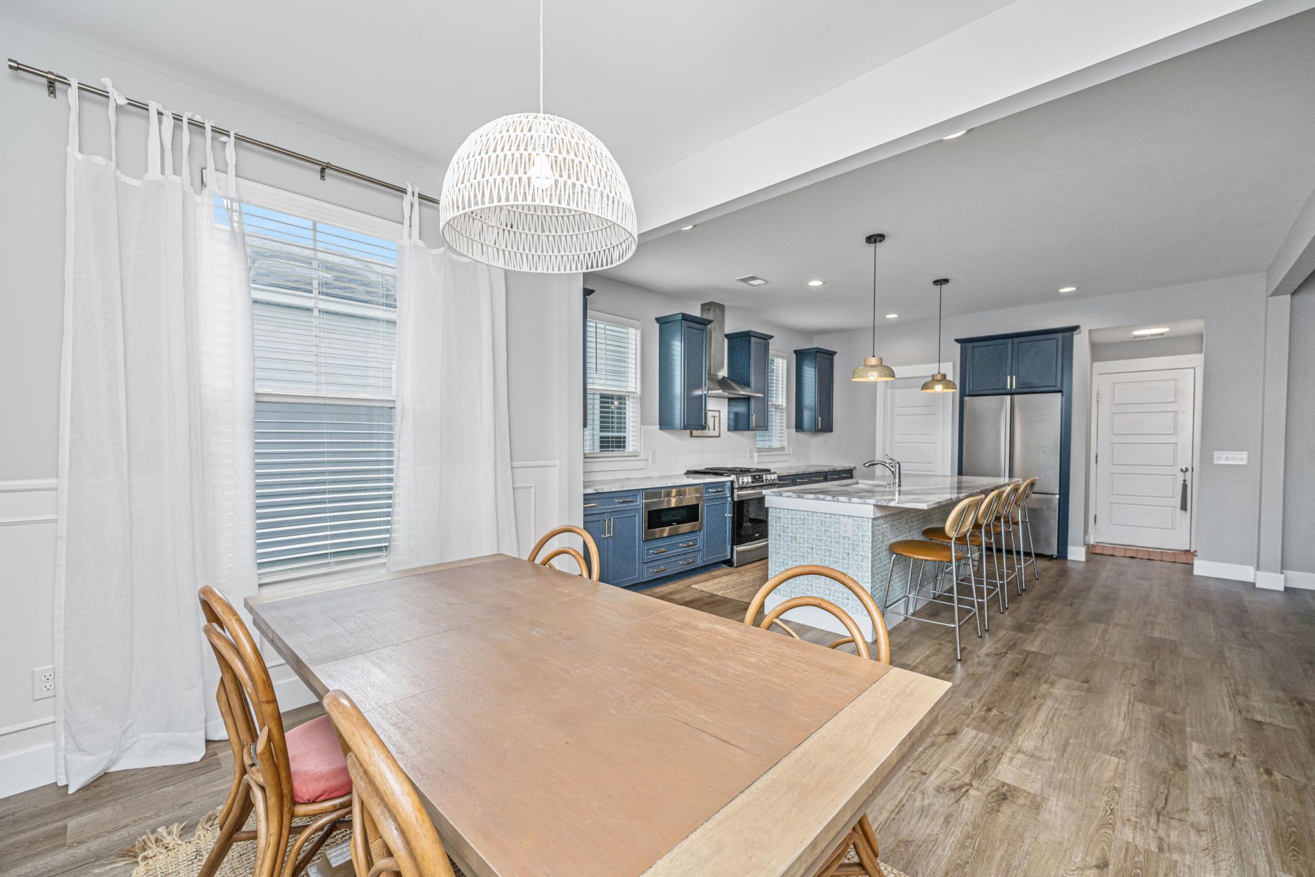 106 True Blue Loop Photo 20