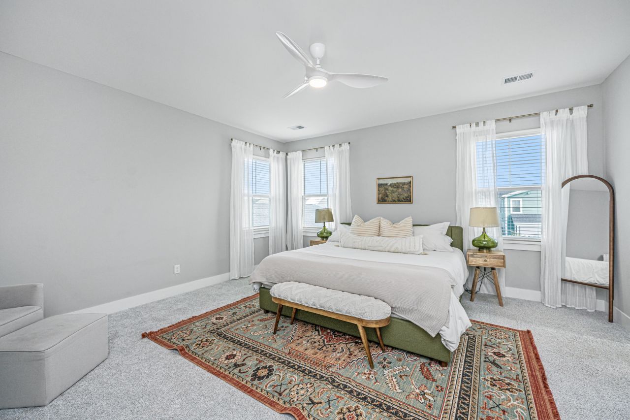 106 True Blue Loop Photo 20