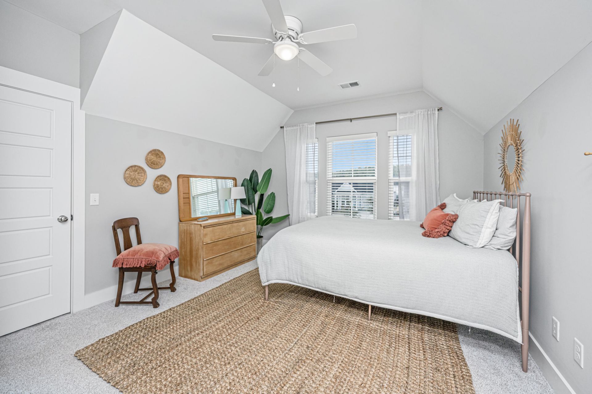 106 True Blue Loop Photo 28