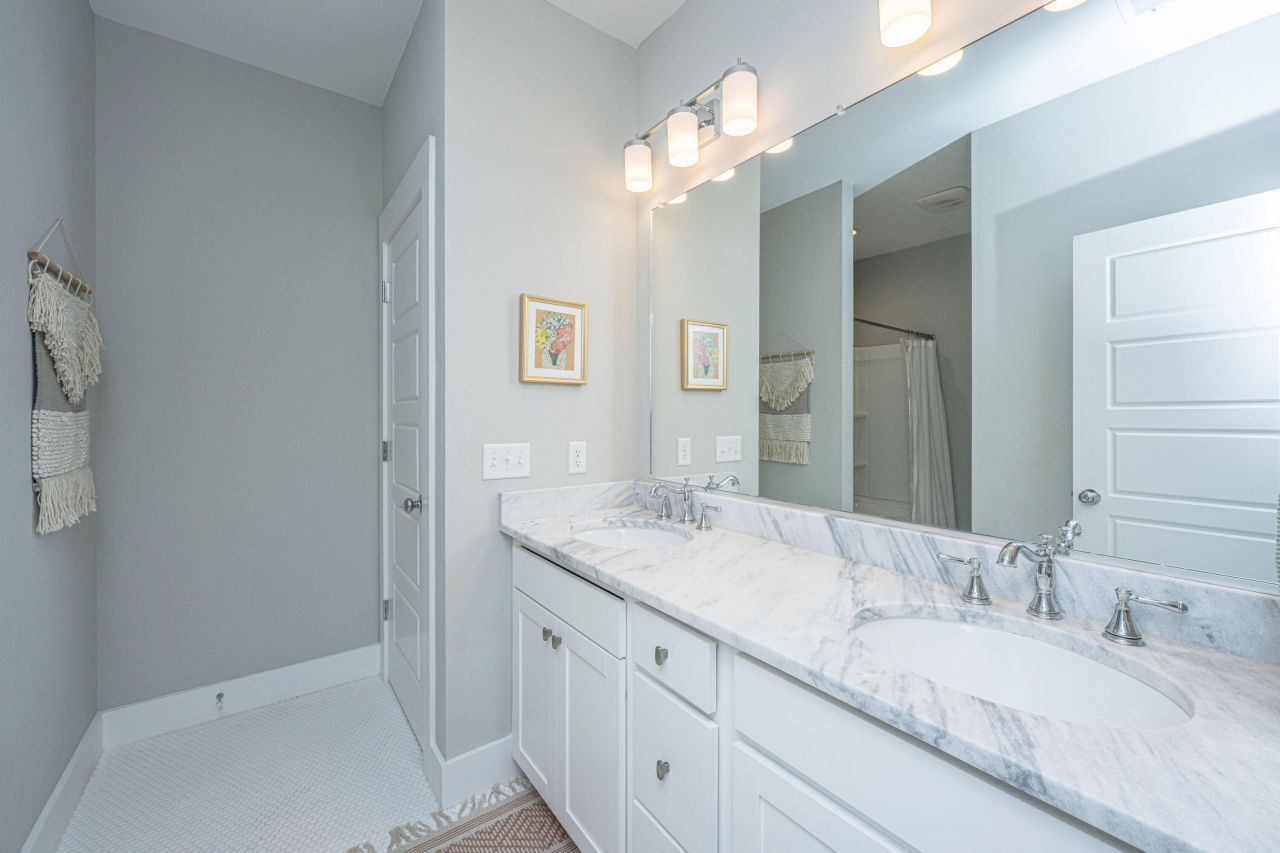 106 True Blue Loop Photo 28