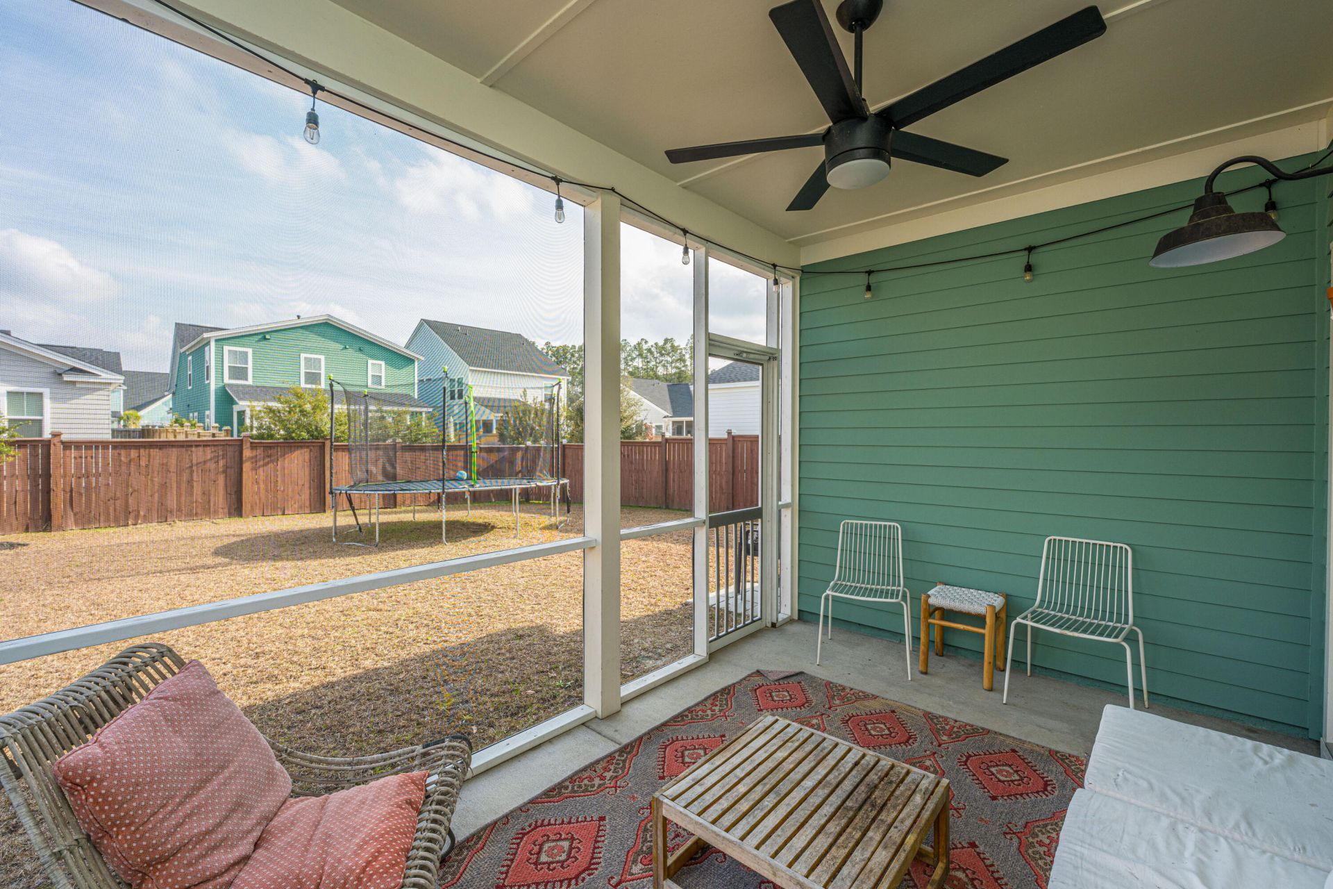 106 True Blue Loop Photo 36