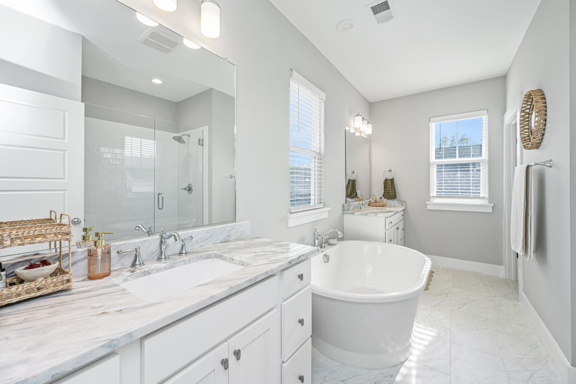 106 True Blue Loop Photo 6