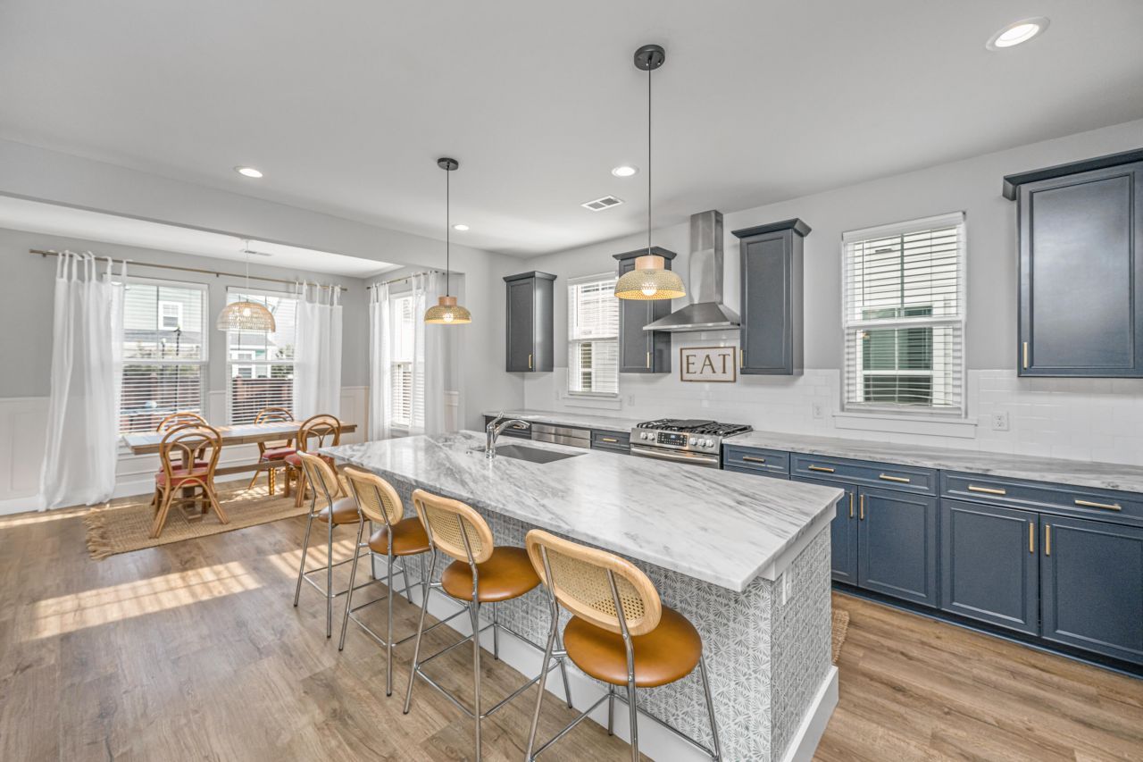 106 True Blue Loop Photo 9