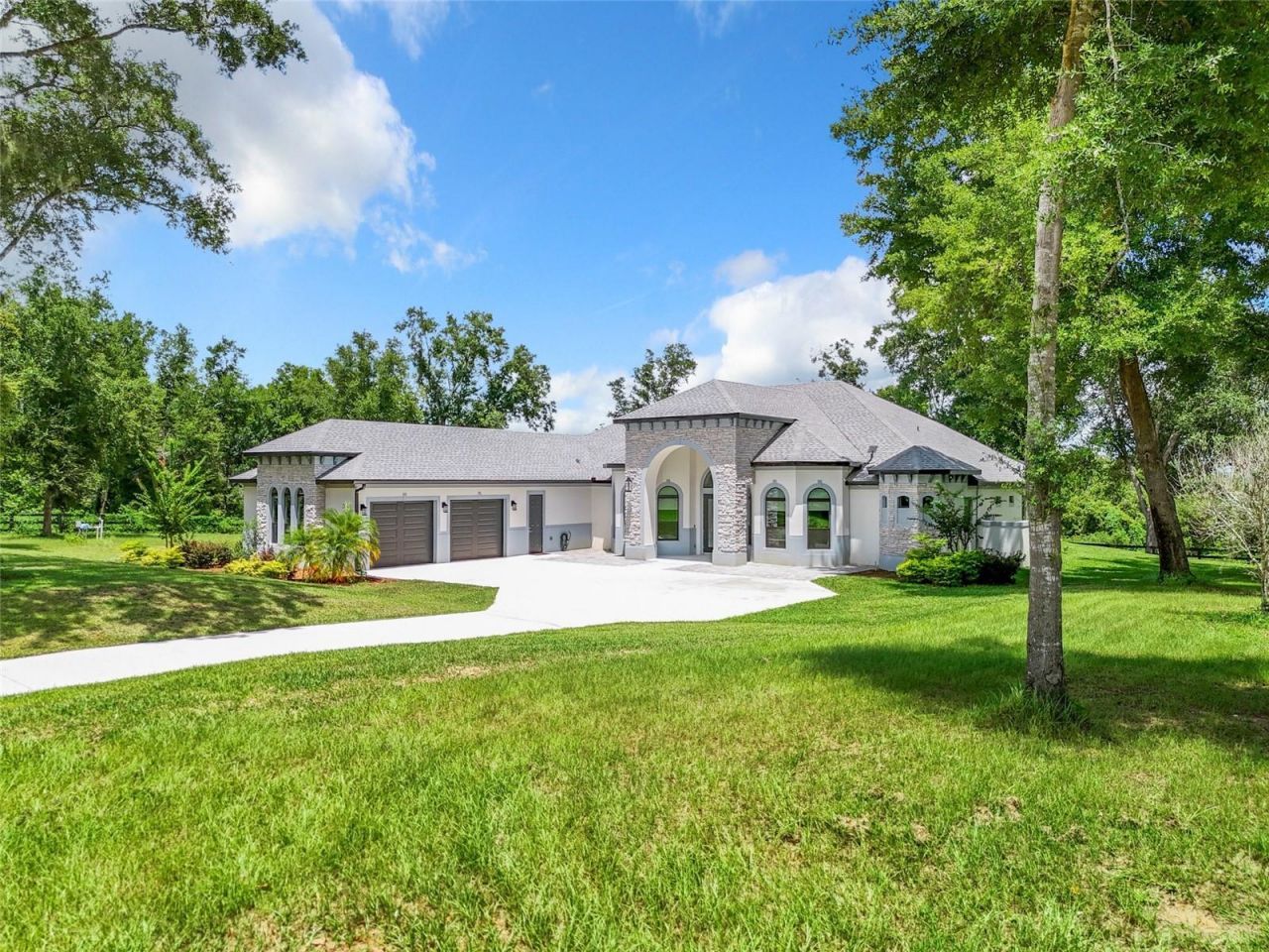 20404 Wolf Springs Court, Clermont, FL 34715 Photo