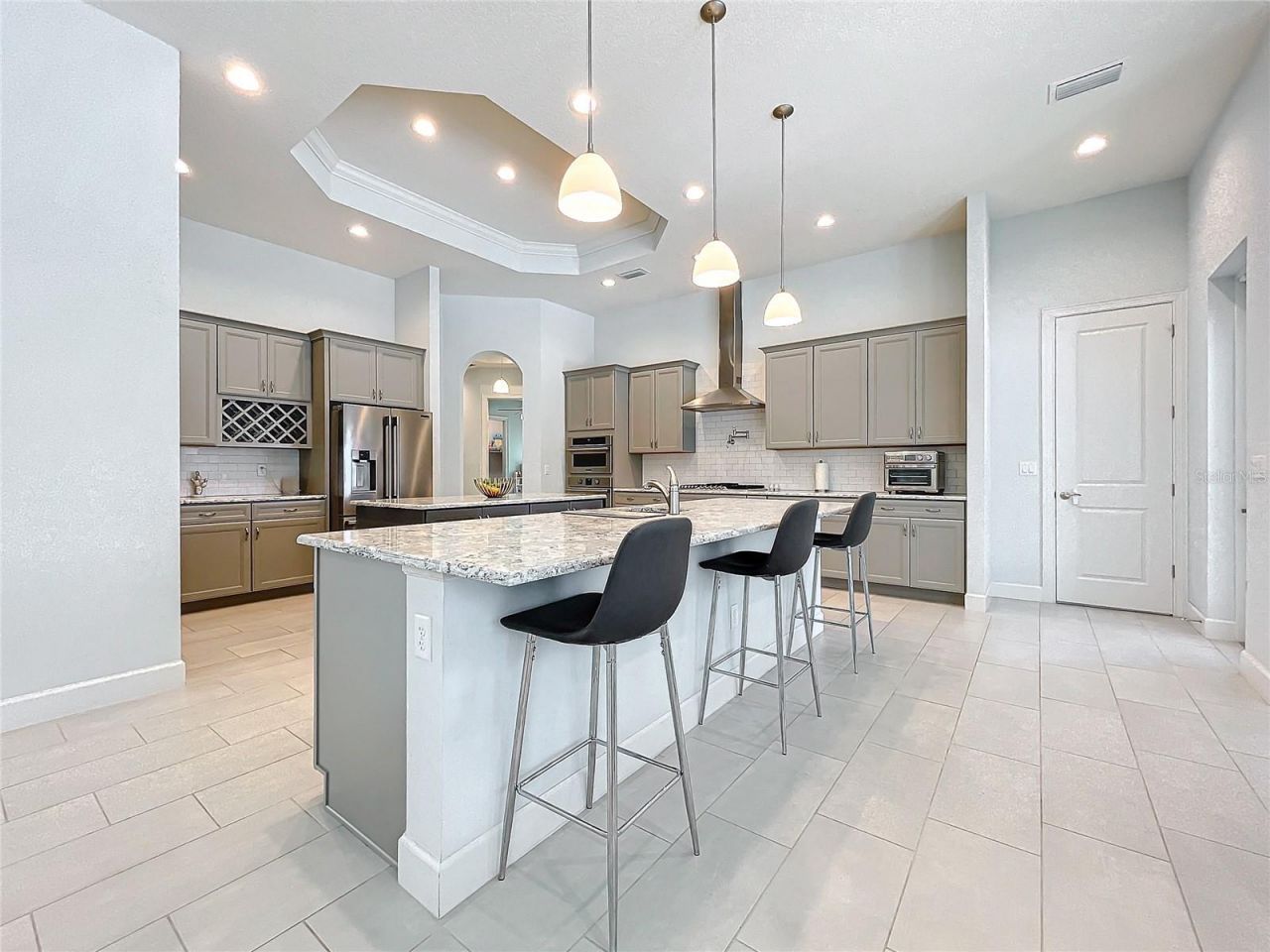 20404 Wolf Springs Court, Clermont, FL 34715 Photo