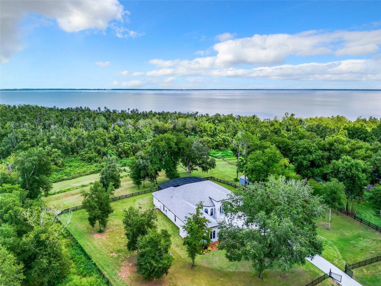 20404 Wolf Springs Court, Clermont, FL 34715 Photo