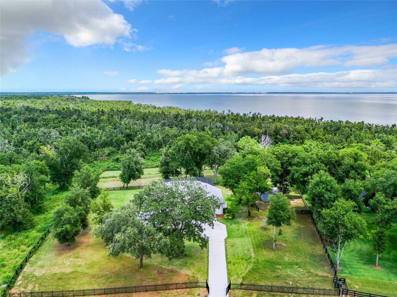 20404 Wolf Springs Court, Clermont, FL 34715 Photo