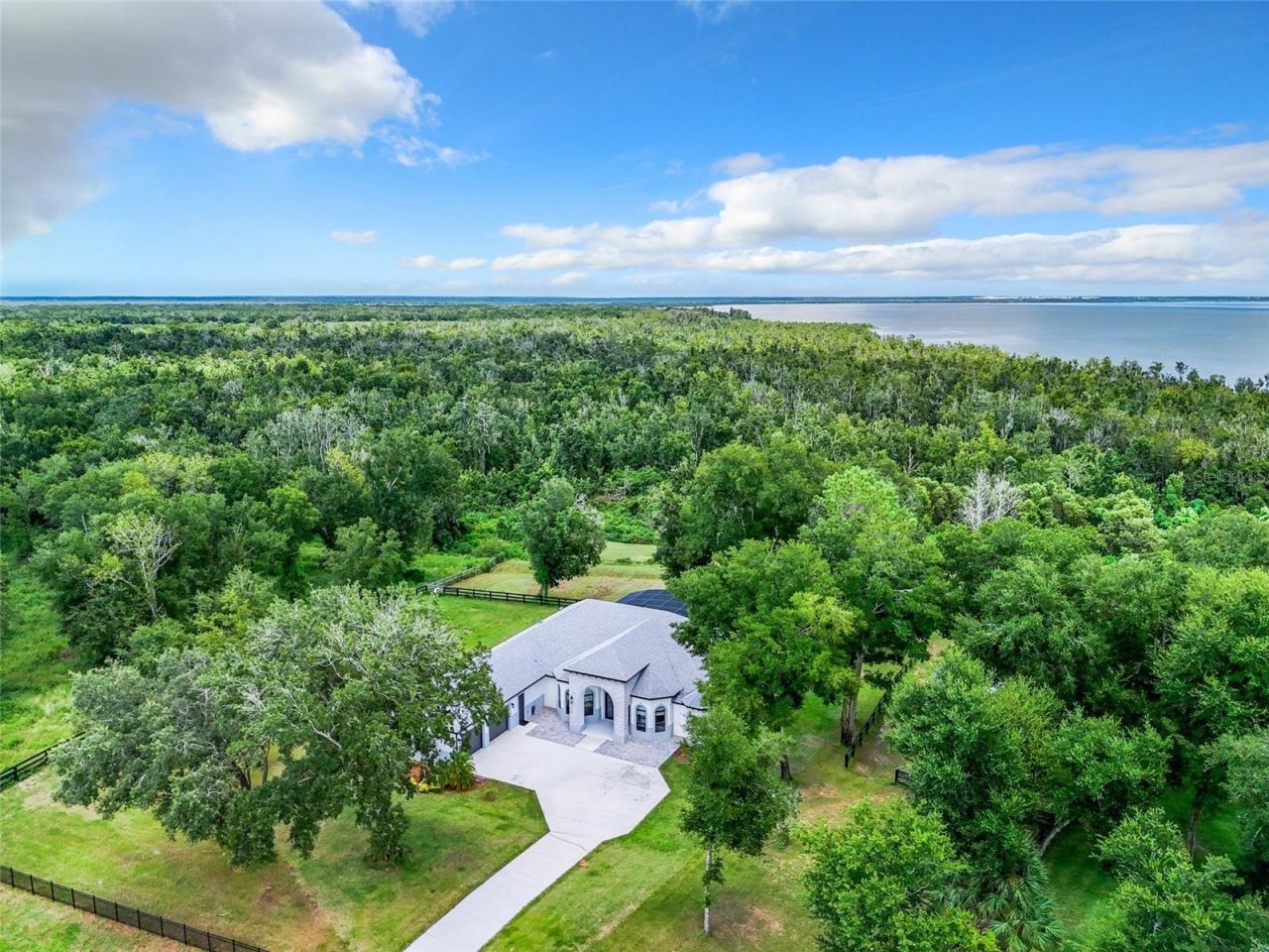 20404 Wolf Springs Court, Clermont, FL 34715 Photo