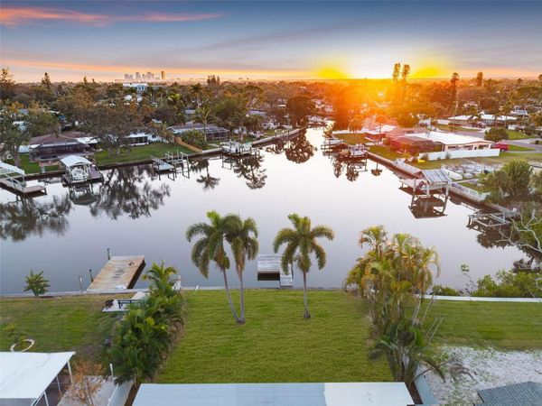 4790 VENETIAN BOULEVARD NE, ST PETERSBURG, FL 33703