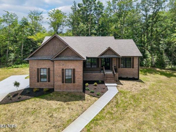 2 Riverchase Drive, Crossville, TN 38555
