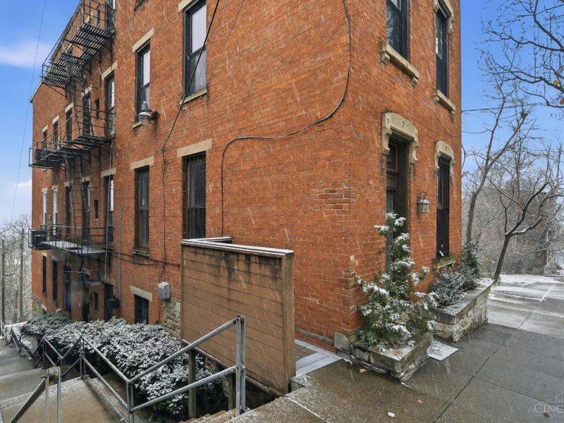29 Mulberry Street, Cincinnati, OH 45202 Photo 3