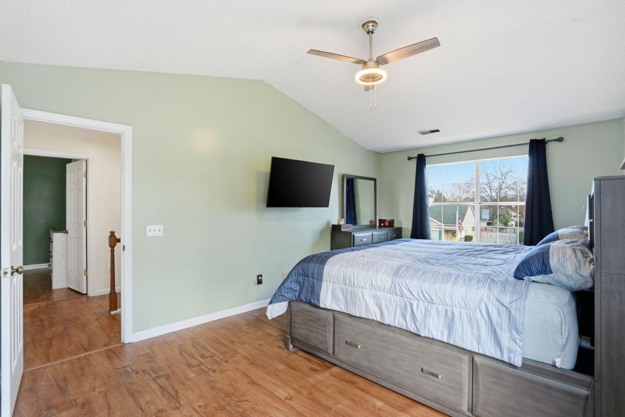 207 Hastings Drive Photo 13