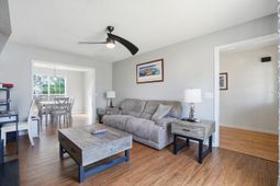 207 Hastings Drive photo 4